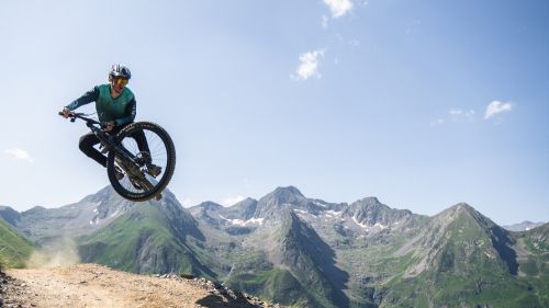 saut-vtt-montagne