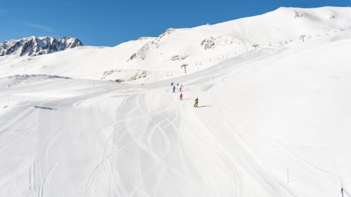 skieurs-mars-cauterets