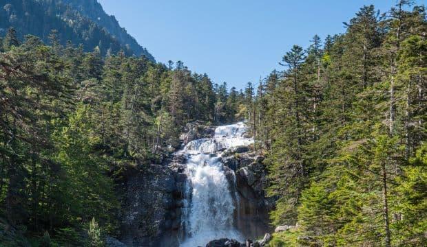 cascade-pyrenees